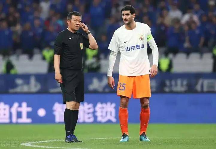 西媒：皇马与安切洛蒂即将续约 放弃明夏聘请阿隆索专门报道皇马新闻的西班牙媒体Managing Madrid消息，安切洛蒂即将与皇马续约，他与皇马的合同原本将于明年夏天到期。